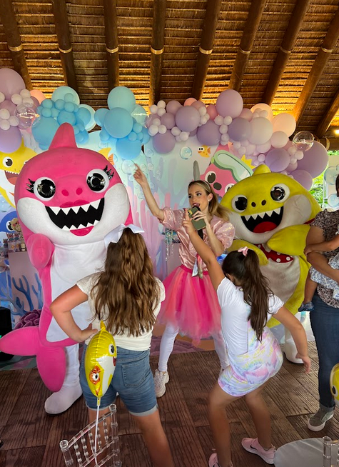 children’s party service with party characters and face painting